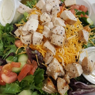 Derailed Grilled Chicken Salad